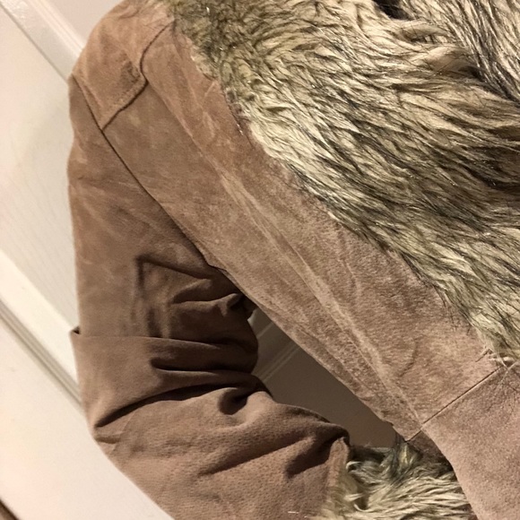 Leather coat . - Picture 6 of 8